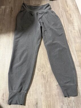 Old Navy Woman’s Charcoal Gray Jogger Sweatpants